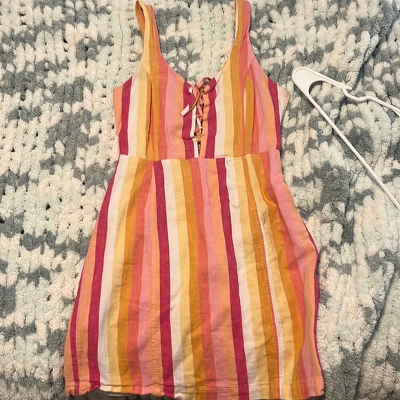 Summer dress with lace up front - Picture 2 of 3